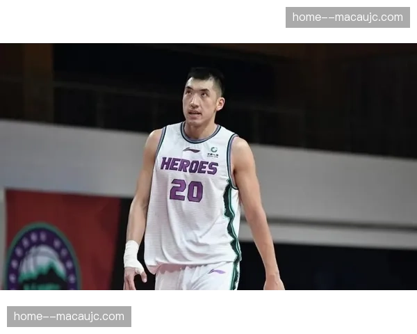 山东克里斯手指骨裂伤情 预计缺席三到四周下旬有望回归